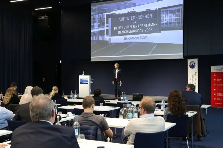 Vom Funken zur Erfolgsgeschichte - Der Deutsche Unternehmer Benchmarkday 2022 Bild: Vom Funken zur Erfolgsgeschichte - Der Deutsche Unternehmer Benchmarkday 2022