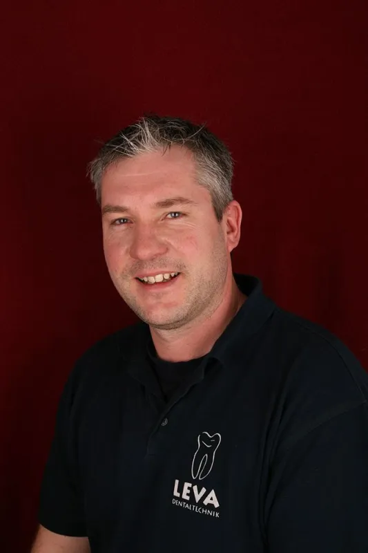 Zahntechnikermeister Michael Vahrenholt, LEVA Dentaltechnik