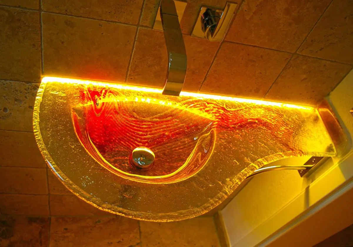 LED hintergrundbeleuchtetes Glaswaschbecken