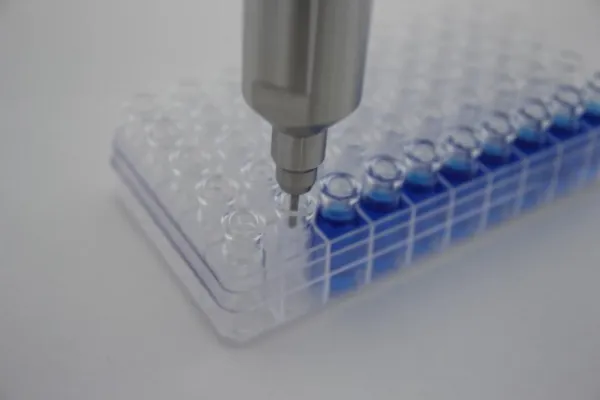 Bild: ViscoTec Pharma Dispenser zur Abfüllung von medizinischem Gel für die Behandlung von Hautkrebs