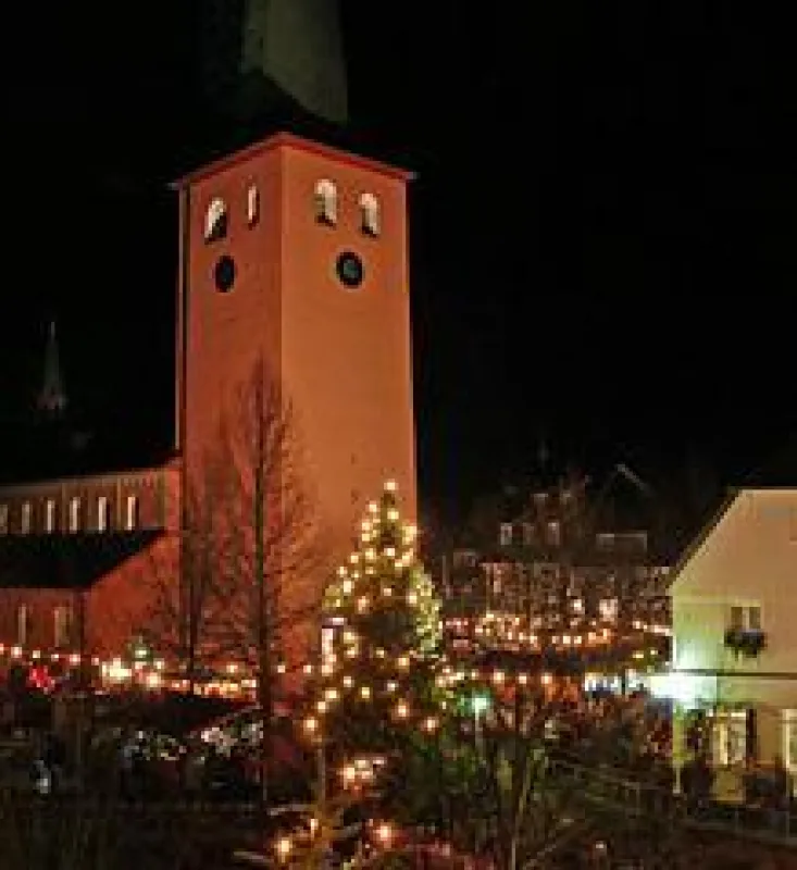 Weihnachtsmarkt in Much am 1. Adventswochenende