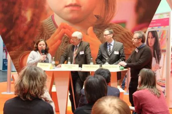 Bild: „Inklusion gibt es nicht zum Nulltarif“ – Praktiker und Experten am Waldorfstand auf der didacta 2012
