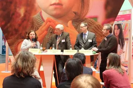 „Inklusion gibt es nicht zum Nulltarif“ – Praktiker und Experten am Waldorfstand auf der didacta 2012 Bild: „Inklusion gibt es nicht zum Nulltarif“ – Praktiker und Experten am Waldorfstand auf der didacta 2012