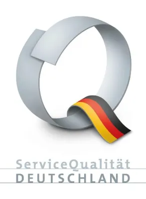 Bild: ServiceQualität Deutschland nimmt Fahrt auf: DQS zertifiziert 17 Betriebe auf höchstem Level