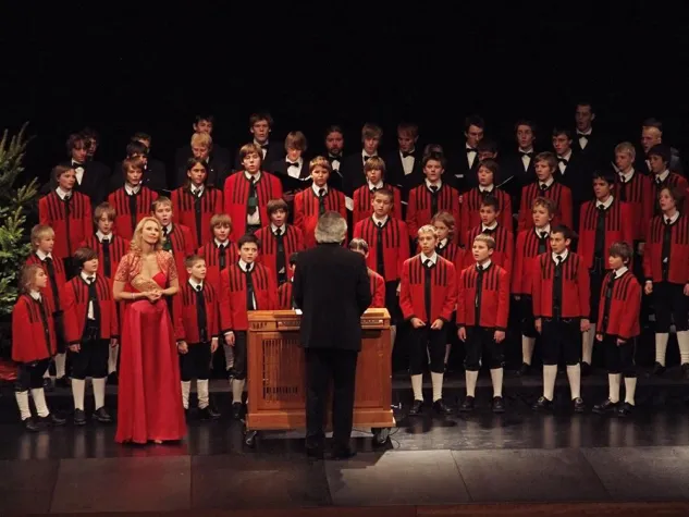 Bild: Der Weihnachtsglanz junger Legenden | Adventsspektakel der Extraklassein im Dezember 2008