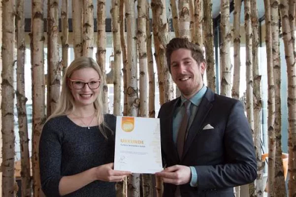 Bild: ImmobilienScout24 zeichnet Carossa Immobilien erneut als Premium-Partner 2017 aus