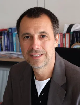 Bild: Forscher entwickeln „Arthrose-Scanner“: Gelenkverschleiß erkennen, bevor der Schmerz beginnt