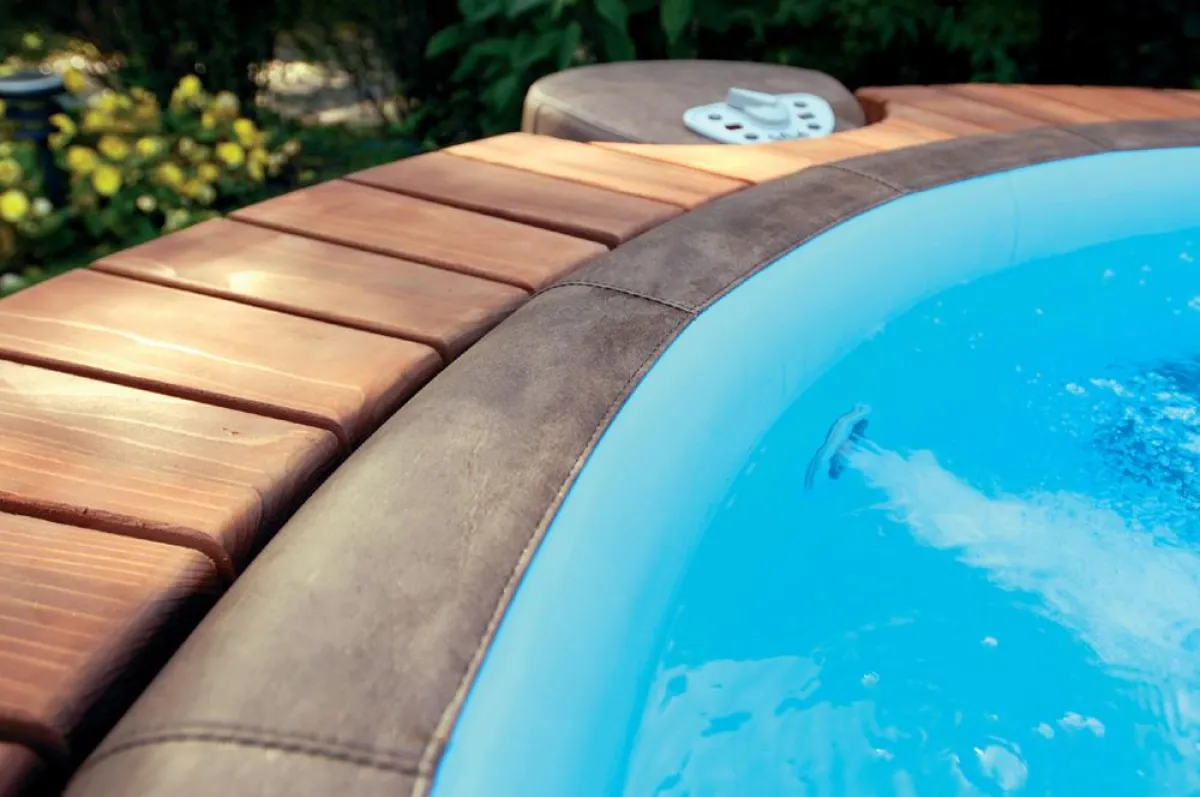 Die Hydrojets im Softub lassen sich einzeln aktivieren und sich leicht der gewünschten Massagewirkung anpassen.