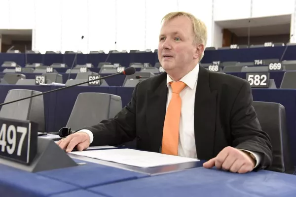 Gericke: Europas Waffenindustrie soll Friedenssteuer leisten Bild: Gericke: Europas Waffenindustrie soll Friedenssteuer leisten