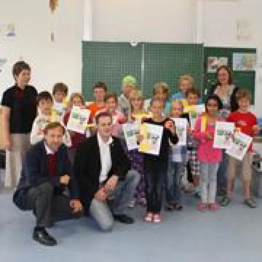 Da strahlten die Martinszeller Drittklässler: Sie erhileten Urkunden und Geschenke. Foto: eza!