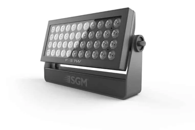Bild: PRG nimmt LED-Washlight P-5 TW von SGM ins Portfolio