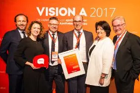 OTC7HANDL gewinnt den begehrten VISION.A Award der Apotheke Adhoc und ApothekenUmschau Bild: OTC7HANDL gewinnt den begehrten VISION.A Award der Apotheke Adhoc und ApothekenUmschau