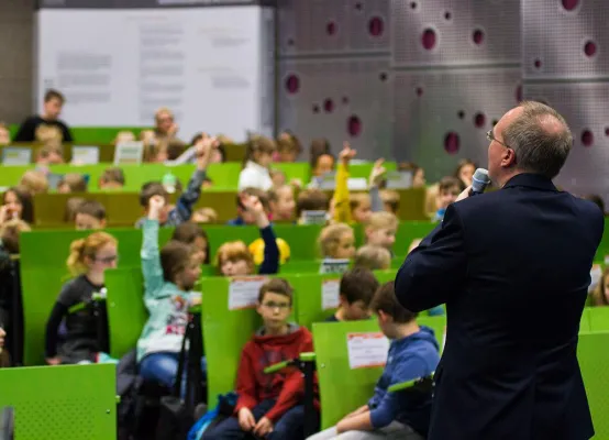 Chefarzt spricht bei 'Nikolausveranstaltung' über das Herz als Motor des Lebens Bild: Chefarzt spricht bei 'Nikolausveranstaltung' über das Herz als Motor des Lebens