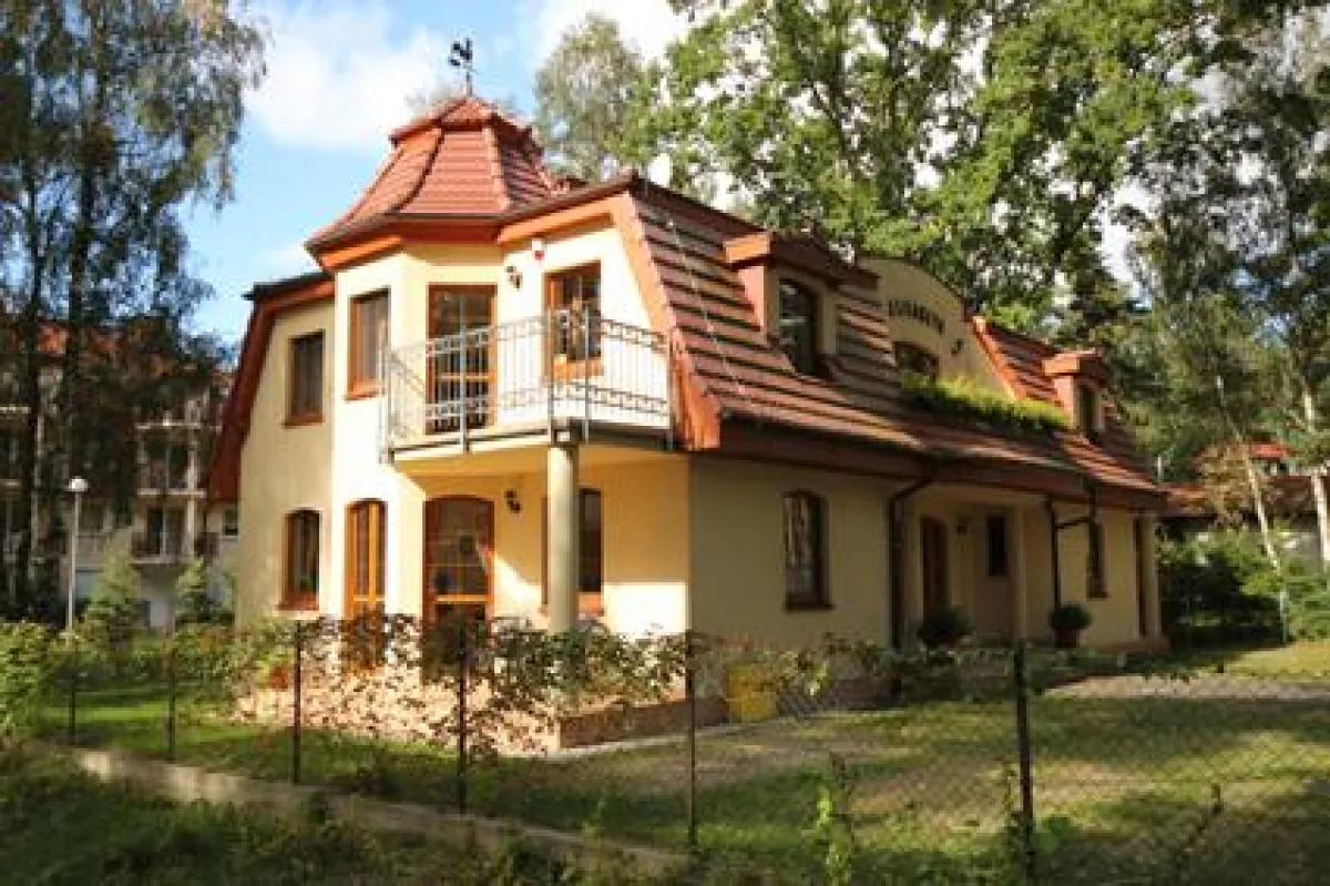 Das Haus Elisabeth liegt in einer Stichstraße etwa 80 Meter vom Meer entfernt