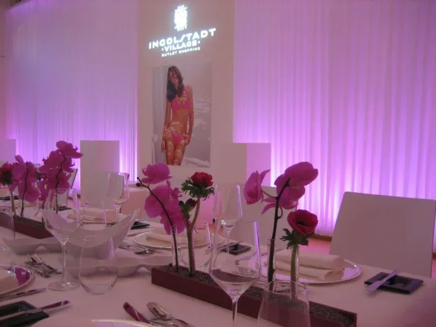 Bild: LED Beleuchtung aus München für Liz Hurleys Shoperöffnung