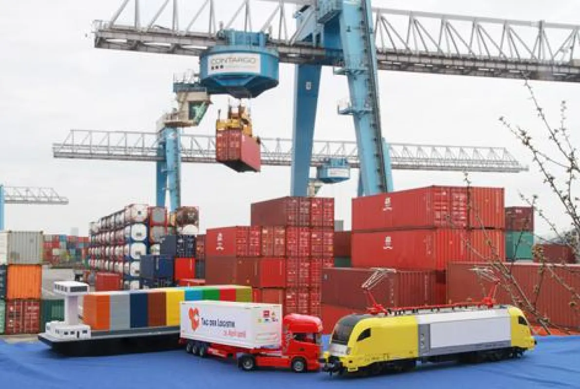 Der Tag der Logistik, wie Contargo-Azubis ihn sehen (Foto: Contargo)