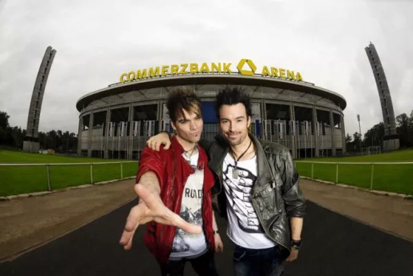 Bild: Weltrekord: Ehrlich Brothers „Magic – Die einmalige Stadionshow“ am 11.06.2016 in der Commerzbank Arena