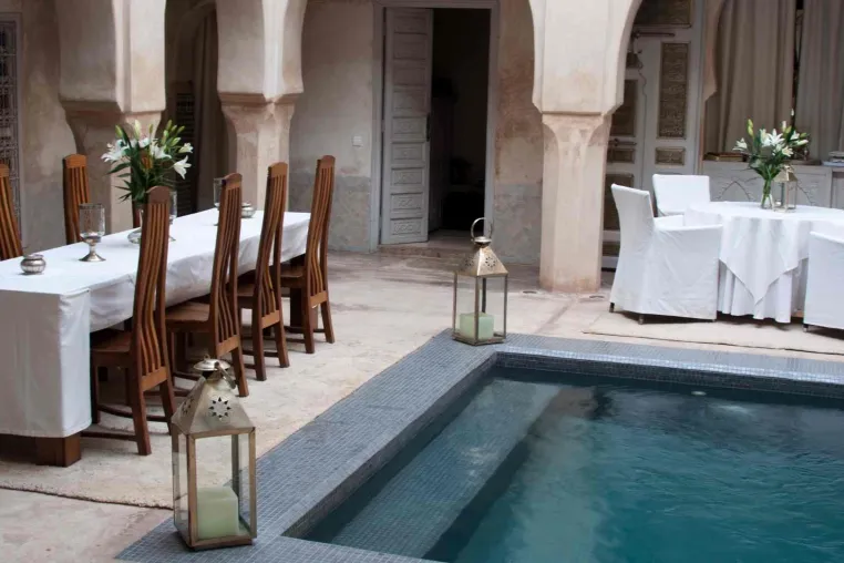 Best Hotel Service 2021/22 in Essaouira • Appartments Riads Hostels in Mogador Marokko Bild: Best Hotel Service 2021/22 in Essaouira • Appartments Riads Hostels in Mogador Marokko
