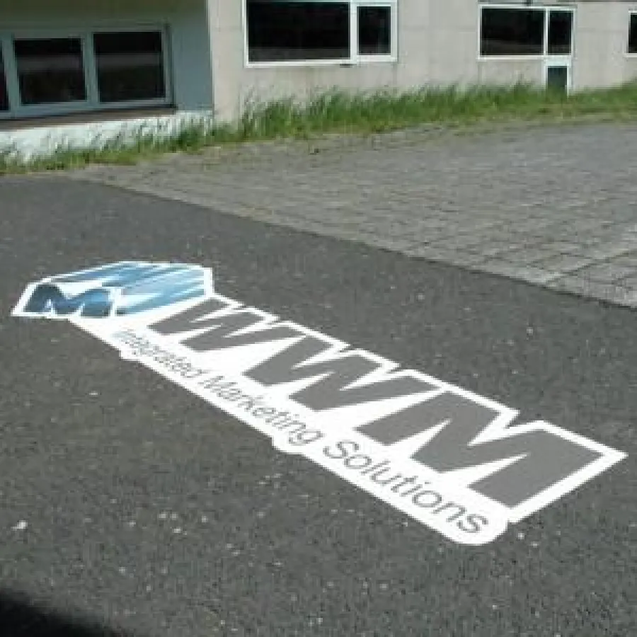 Beispiel: Floorgraphics mit WWM Logo