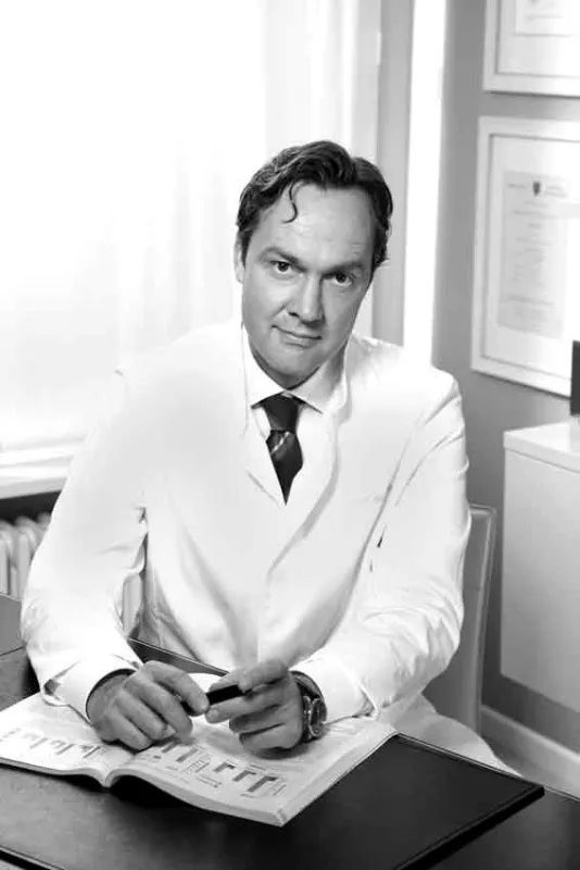 Prof. h. c. Dr. med. Stefan Gress hat sich im Bereich der weiblichen Intimchirurgie einen Namen gemacht.