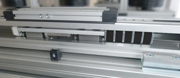 Mitlaufende Spindelunterstützung für Linearachsen Bild: Mitlaufende Spindelunterstützung für Linearachsen