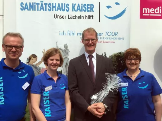 Bild: Das InfoMOBIL für gesunde Beine macht Station beim Sanitätshaus Kaiser in Witten
