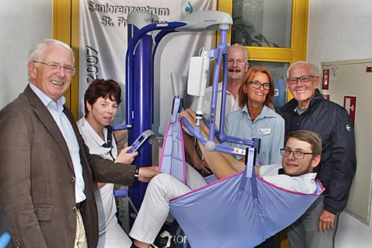 Bild: Seniorenzentrum St. Franziskus Saarburg erhält neuen Personenlifter