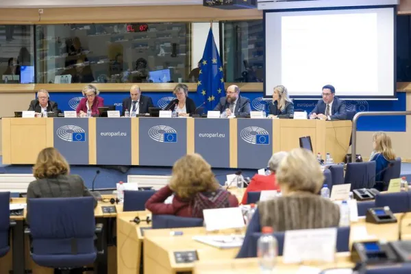 Europäisches Parlament beschließt Initiativbericht über akademische Weiterbildung und Fernstudium Bild: Europäisches Parlament beschließt Initiativbericht über akademische Weiterbildung und Fernstudium