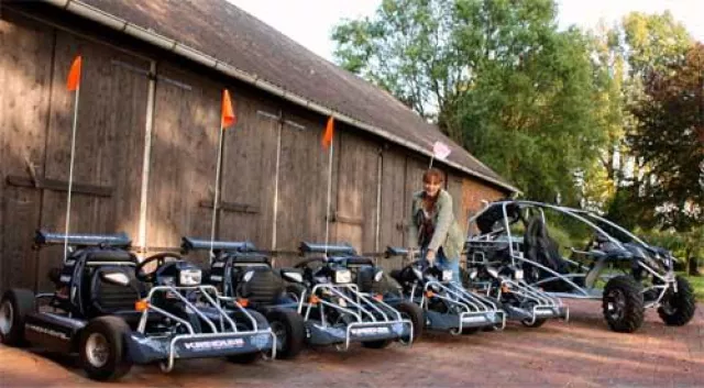 Bild: Go-Karts mit Strassenzulassung Vermietstation am Campingplatz Hunte-Camp