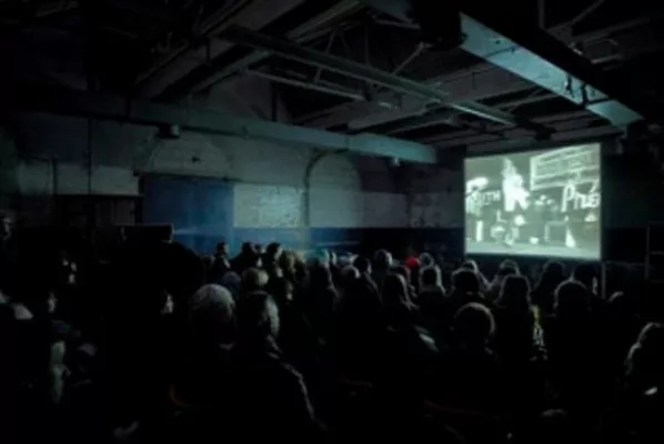 Bild: Screening: Dan Graham's "Rock My Religion" // das weisse haus