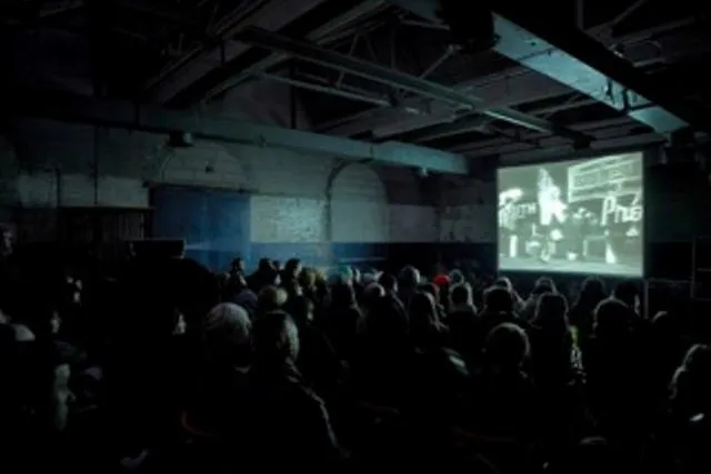 Bild: Screening: Dan Graham's "Rock My Religion" // das weisse haus