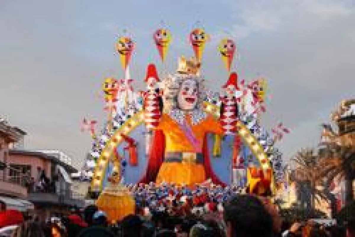 Impressionen von den Karnevalfeiern in Viareggio