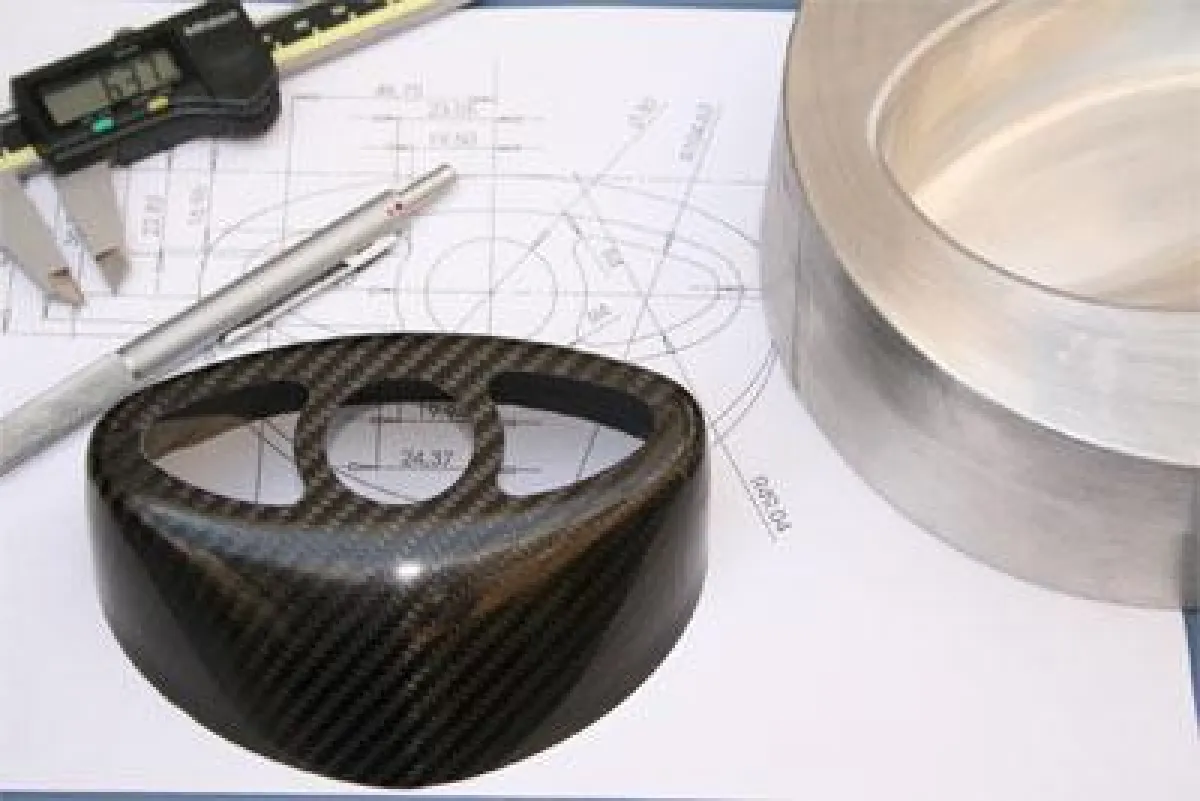 Motorhaube für ein Modellflugzeug aus Carbon