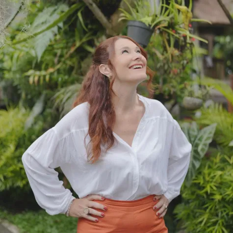 Mensch oder KI? Vortrag zeigt, wie echte Menschen hinter perfekten Fassaden erkennbar bleiben Bild: Mensch oder KI? Vortrag zeigt, wie echte Menschen hinter perfekten Fassaden erkennbar bleiben