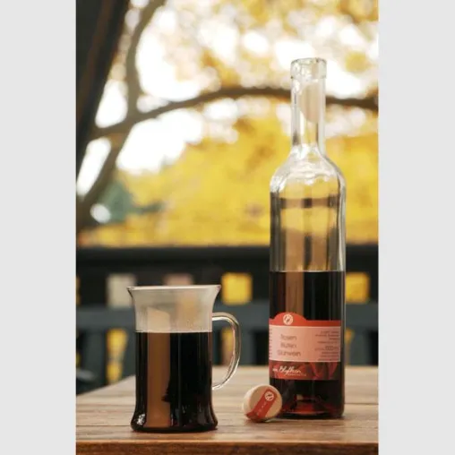 Neu zur Weihnachtszeit: Rosenblüten-Glühwein Bild: Neu zur Weihnachtszeit: Rosenblüten-Glühwein