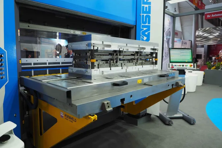 ROEMHELD: Schnelles Werkzeugrüsten mit Magnetspannplatten auf mechanischer Servopresse von Andritz Kaiser Bild: ROEMHELD: Schnelles Werkzeugrüsten mit Magnetspannplatten auf mechanischer Servopresse von Andritz Kaiser