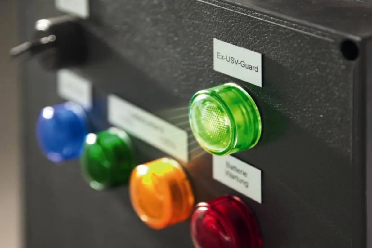 USV-Systeme von R. STAHL gewährleisten normgerechte Batterieüberwachung im Ex-Bereich