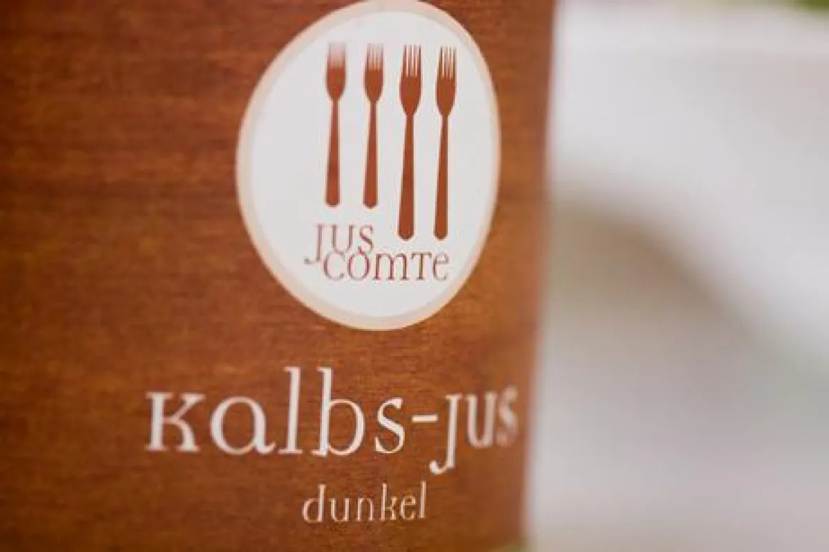 JusComte Kalbsjus dunkel – die erste Kalbsjus in Sternequalität für Zuhause