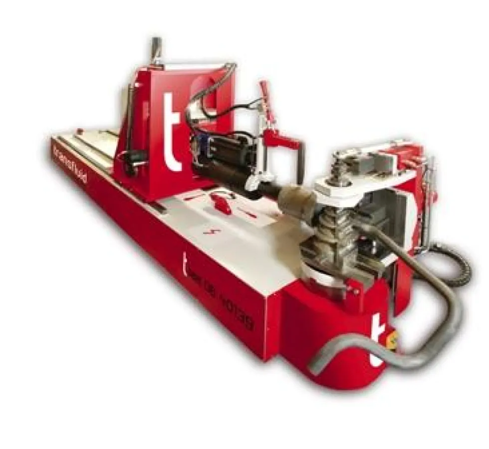 Biegemaschine bis 120 Millimeter Rohrdurchmesser mit vier fest eingerüsteten Werkzeugen ohne Werkzeugwechsel. Im oberen Bereich mit zwei Werkzeugen, die im Bedarfsfall gewechselt werden können.