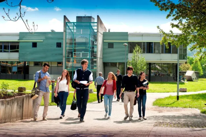 Bild: CHE Ranking: Spitzengruppe für Maschinenbau und Angewandte Chemie der Hochschule Reutlingen