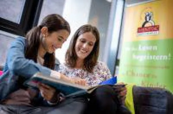 Zukunft gestalten: Jeder Erwachsene soll sich 1 Stunde pro Woche um einen Schüler kümmern! Bild: Zukunft gestalten: Jeder Erwachsene soll sich 1 Stunde pro Woche um einen Schüler kümmern!