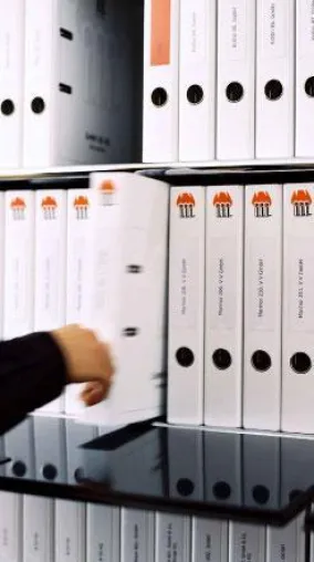 Bild: Änderung im GmbH-Recht: Die Eintragung ausländischer Geschäftsführer ist auch ohne Aufenthaltstitel möglich