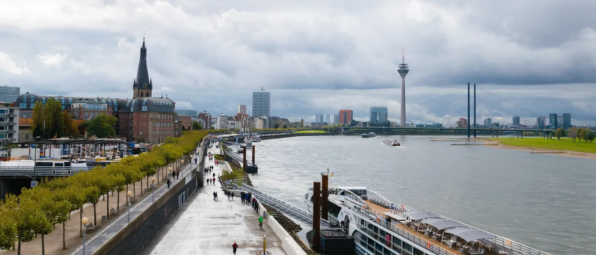 Düsseldorf ist nach Frankfurt am Main ist die Stadt mit dem größten Bedarf an Finance-Arbeitsk (© Kai Pilger, CC BY-SA 4.0 , via Wikimedia Commons)