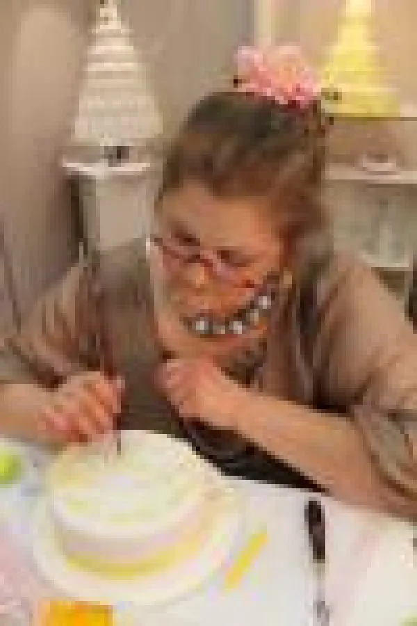 Frau Katja Schätzle bei ihrer kunstvollen Arbeit