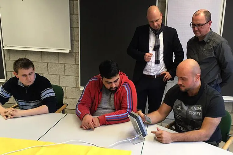 LWL-Berufsbildungswerk Soest testet erfolgreich INTUS 5200 Zeiterfassungsterminal. Bild: LWL-Berufsbildungswerk Soest testet erfolgreich INTUS 5200 Zeiterfassungsterminal.