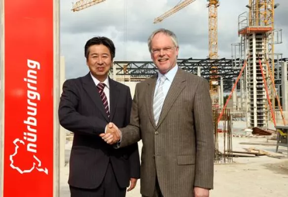 Bild: Neuer Showroom von Yokohama auf dem neuen Boulevard