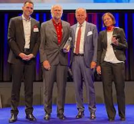 Bild: BBG von Webasto für besondere Zusammenarbeit 2018 mit Partnership Award ausgezeichnet