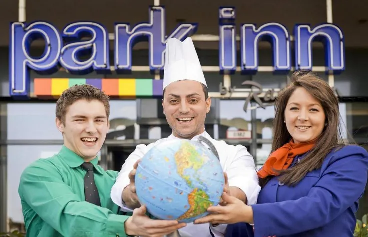 Bild: Park Inn by Radisson Hotels: Teilnahme an weltweiter Klimaschutzaktion „Earth Hour“ am 31. März 2012