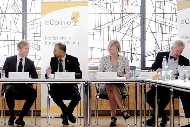 Hessisches Ministerium fördert die eOpinio Meinungsgemeinschaft zur professionellen Bürgerbeteiligung Bild: Hessisches Ministerium fördert die eOpinio Meinungsgemeinschaft zur professionellen Bürgerbeteiligung
