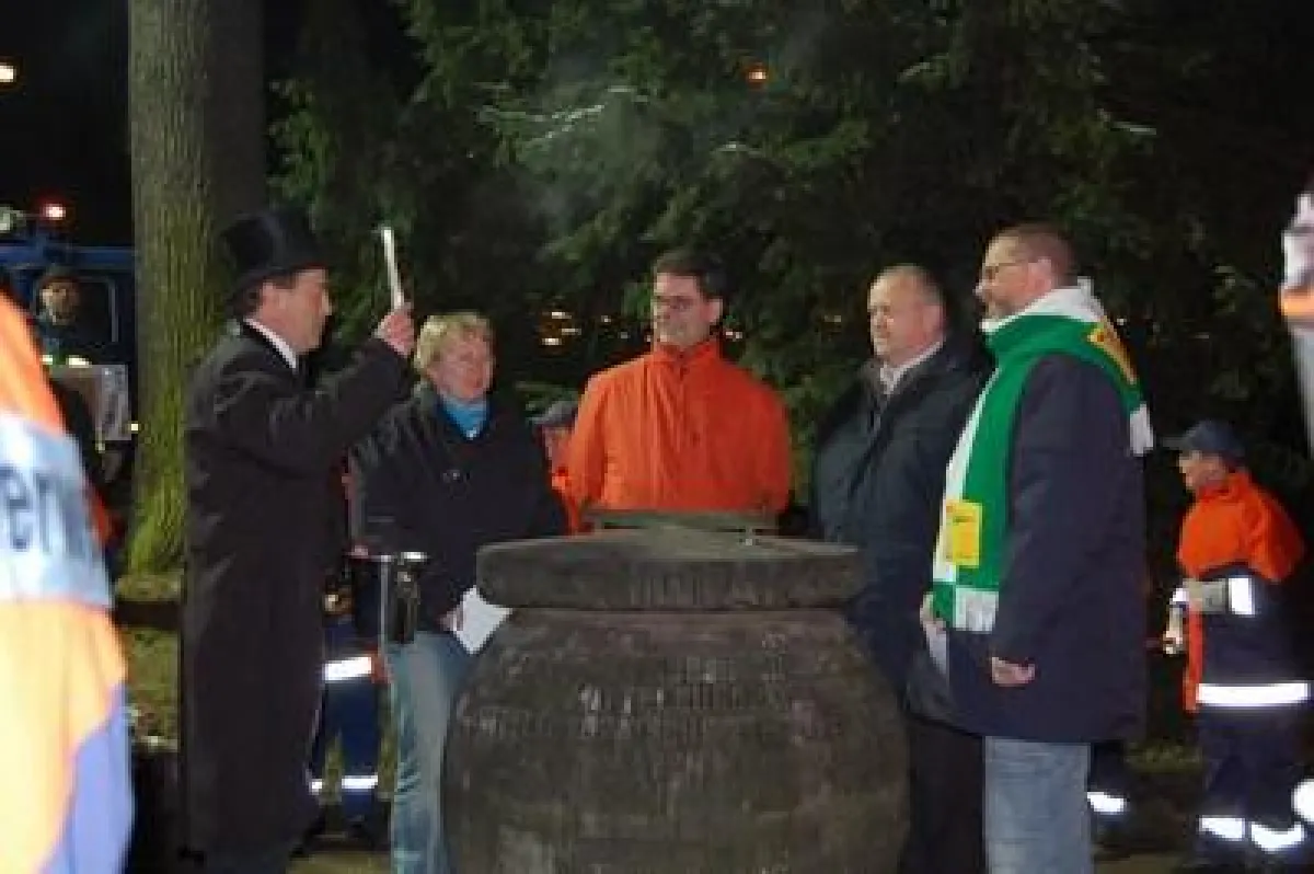 Meridiantaufe bei Fackelschein